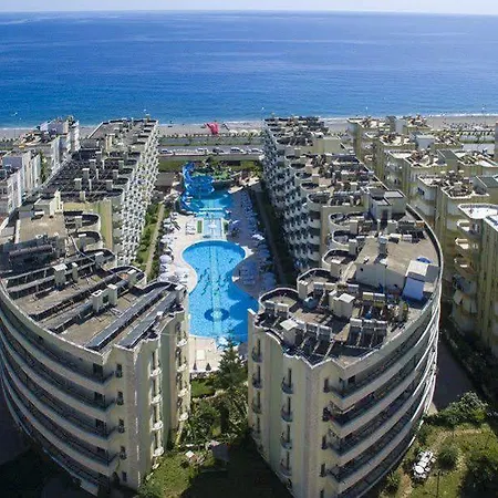 Üdülőközpont Garden Club 4*